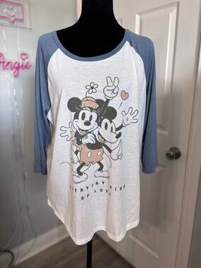 Adorable Mickey & Minnie Mouse Disney baseball t-shirt "Everyday Kind of Love" j